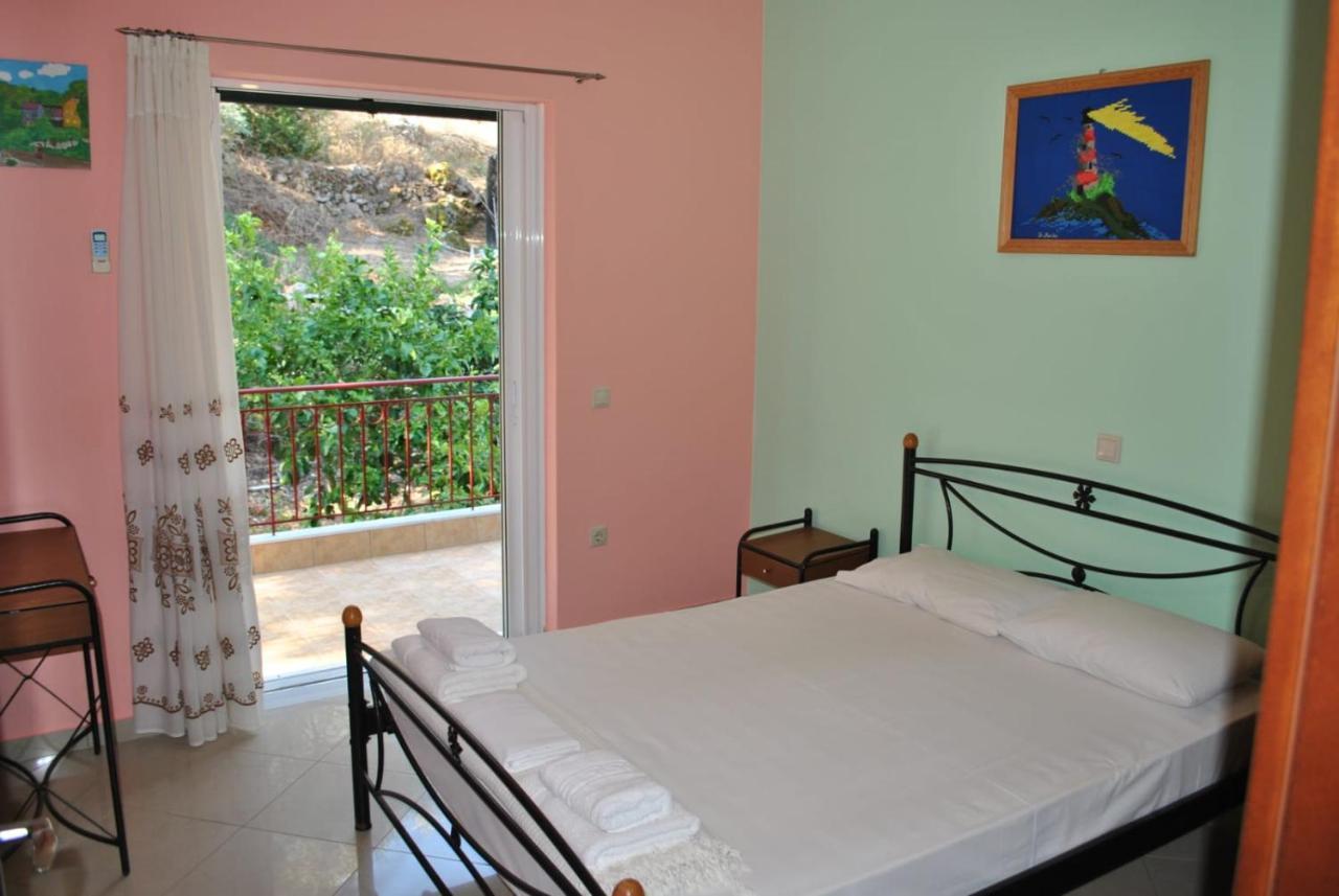 Monika Lefkada Hotel Tsoukaládhes Eksteriør billede